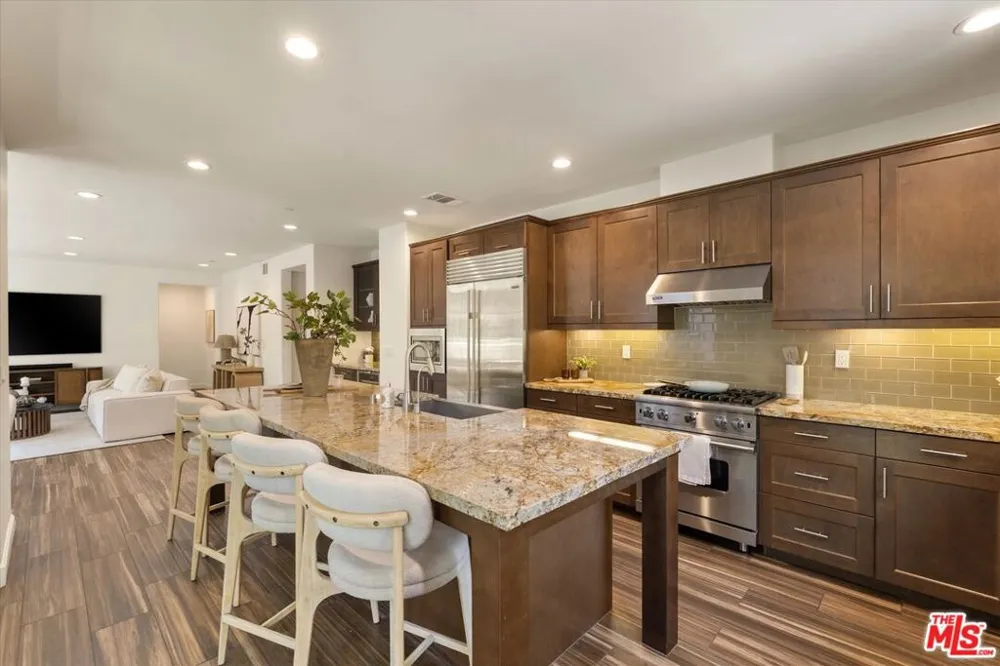 12883 Runway Road #1 Playa Vista, CA 90094