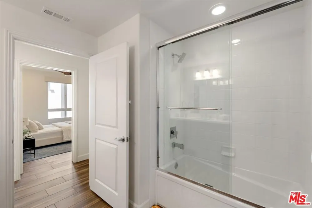 12883 Runway Road #1 Playa Vista, CA 90094