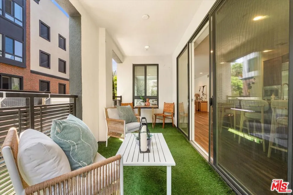 12883 Runway Road #1 Playa Vista, CA 90094