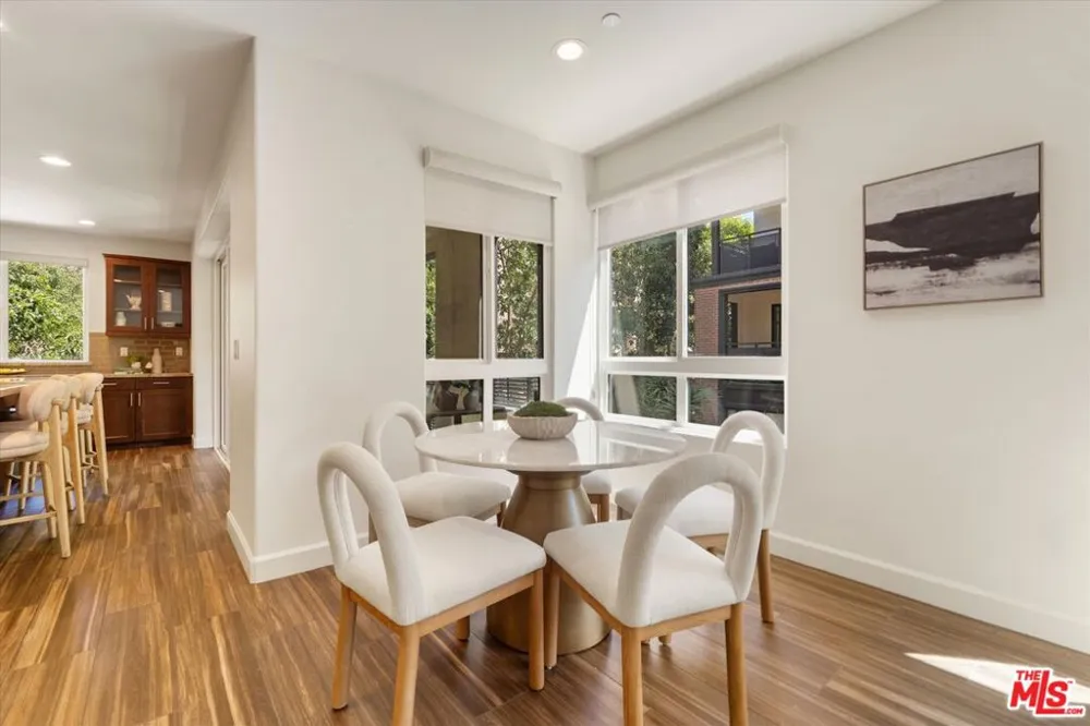 12883 Runway Road #1 Playa Vista, CA 90094