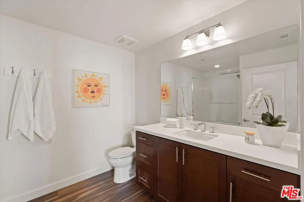 12883 Runway Road #1 Playa Vista, CA 90094