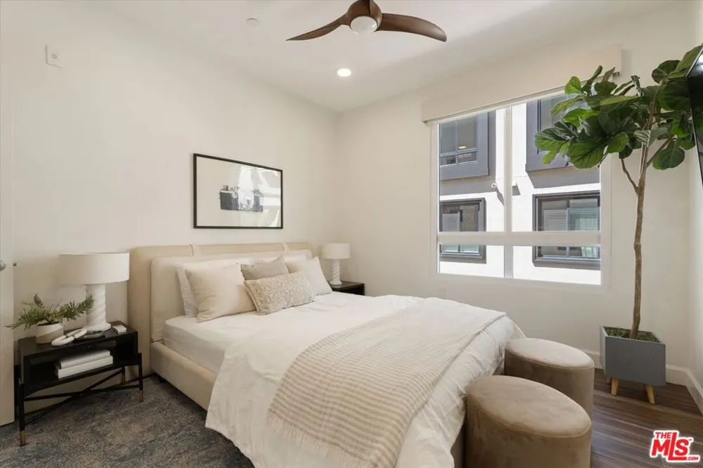 12883 Runway Road #1 Playa Vista, CA 90094