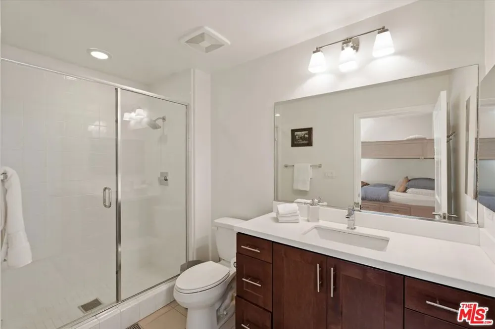 12883 Runway Road #1 Playa Vista, CA 90094