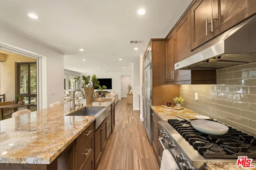 12883 Runway Road #1 Playa Vista, CA 90094