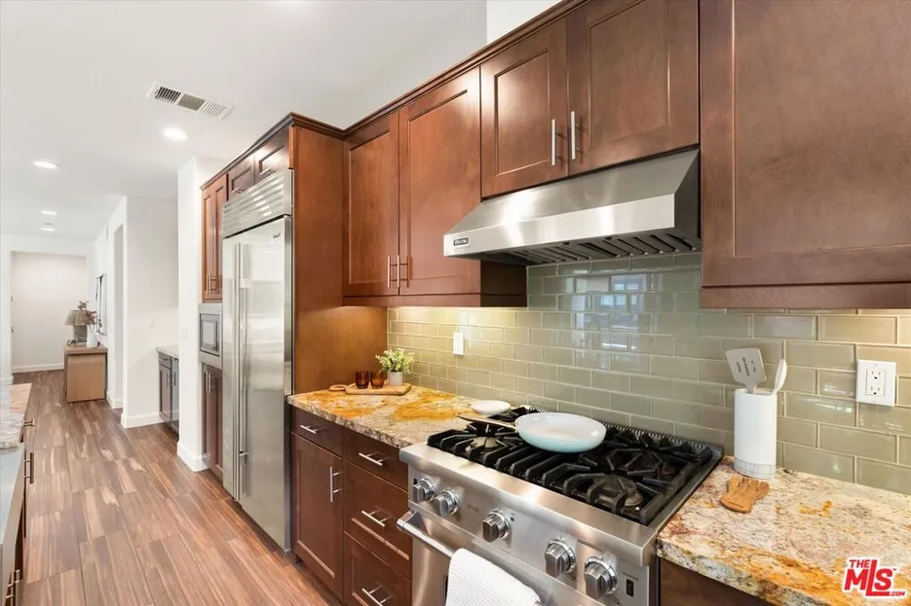 12883 Runway Road #1 Playa Vista, CA 90094