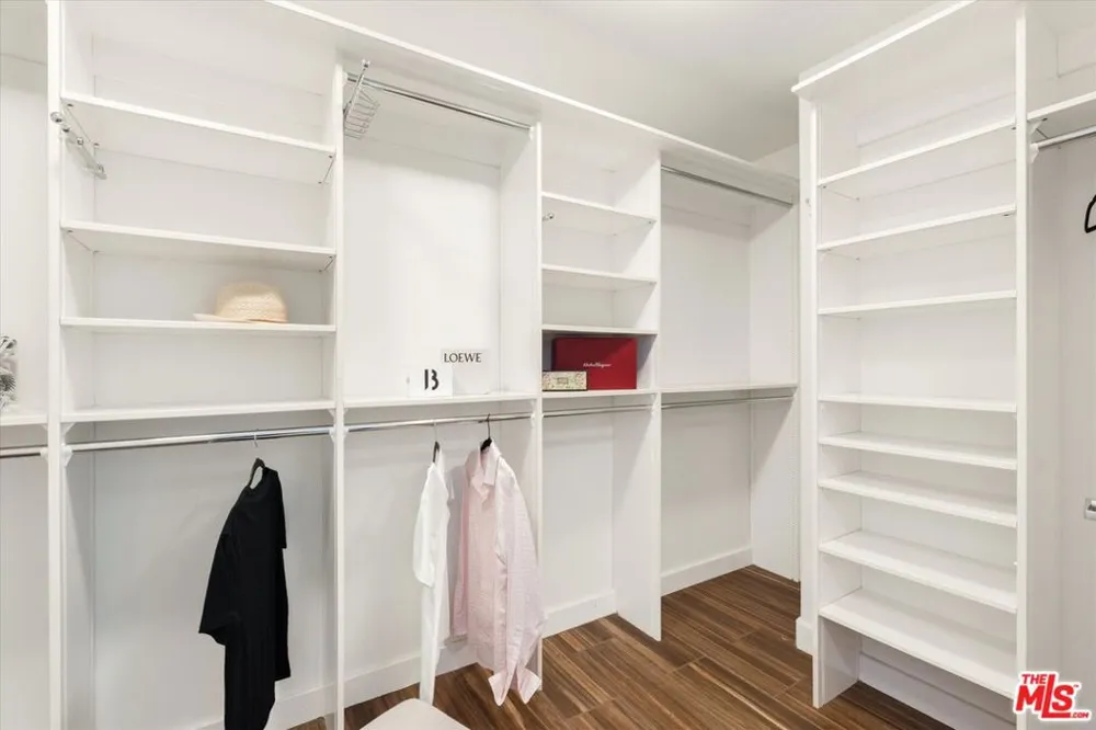 12883 Runway Road #1 Playa Vista, CA 90094
