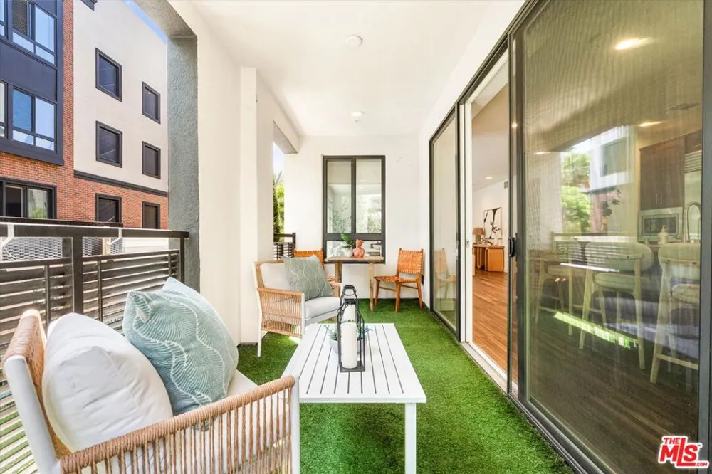 12883 Runway Road #1 Playa Vista, CA 90094