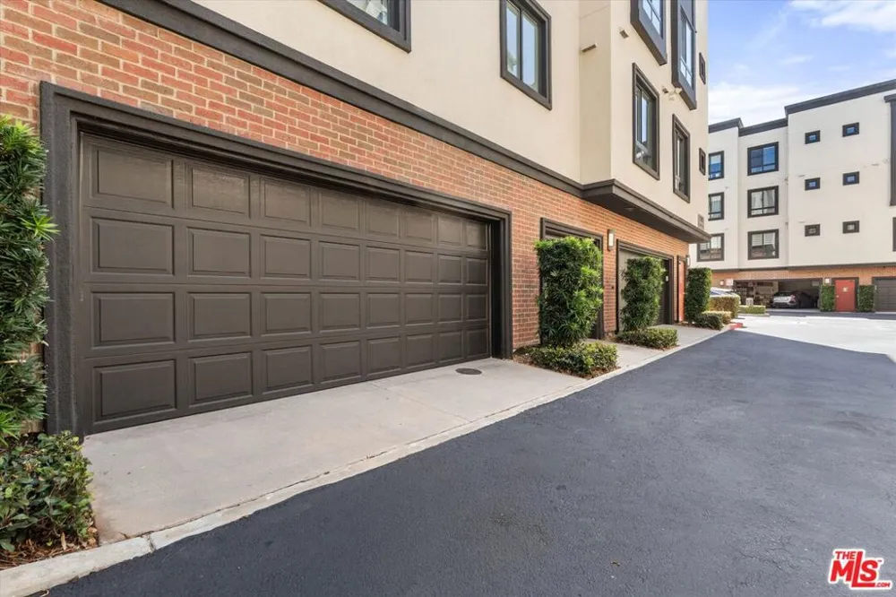 12883 Runway Road #1 Playa Vista, CA 90094