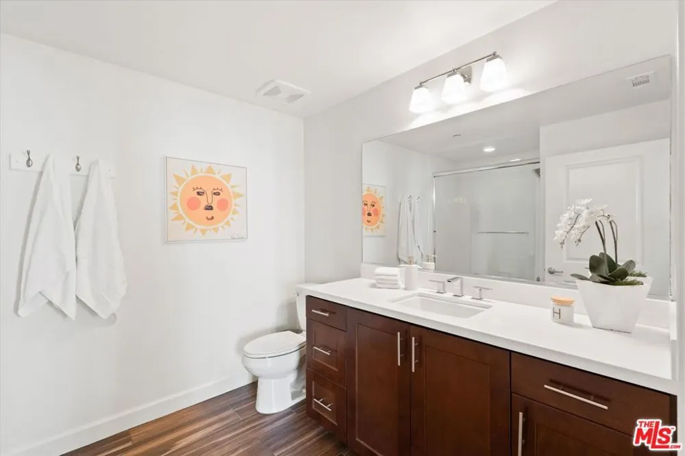 12883 Runway Road #1 Playa Vista, CA 90094