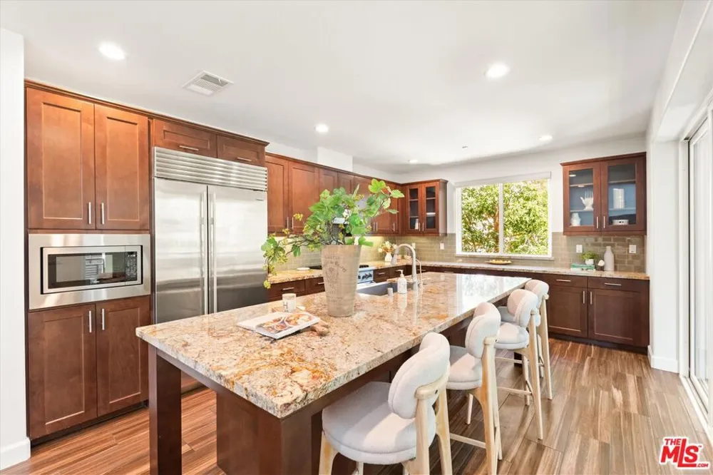 12883 Runway Road #1 Playa Vista, CA 90094