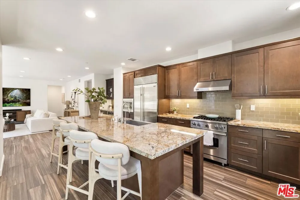 12883 Runway Road #1 Playa Vista, CA 90094