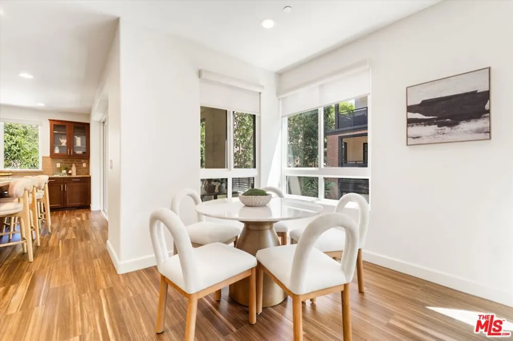 12883 Runway Road #1 Playa Vista, CA 90094