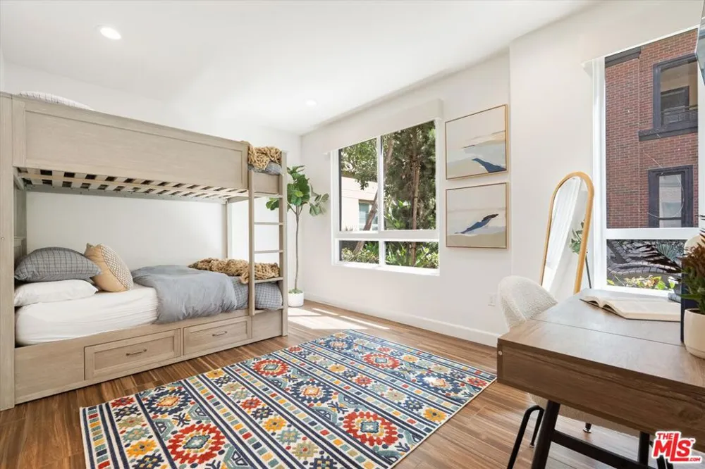 12883 Runway Road #1 Playa Vista, CA 90094