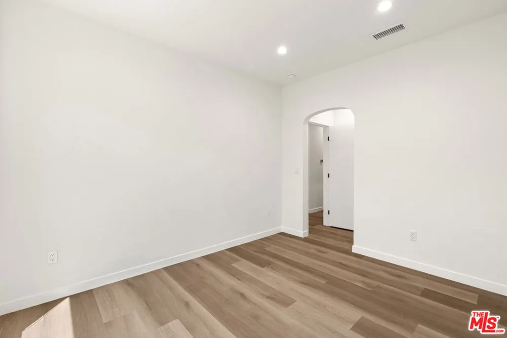 1305 Lucile Avenue #3 Los Angeles, CA 90026