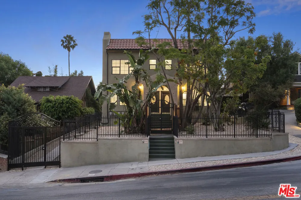 1305 Lucile Avenue #3 Los Angeles, CA 90026