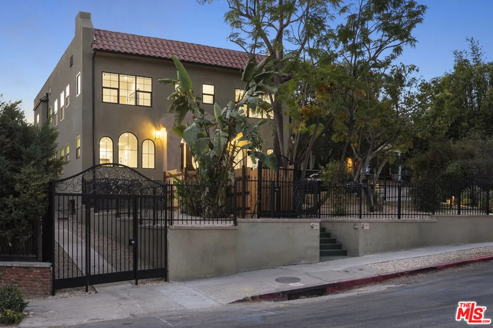 1305 Lucile Avenue #3 Los Angeles, CA 90026