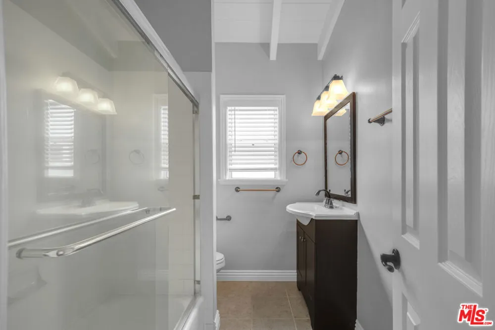 16144 W Sunset Boulevard ##2 Pacific Palisades, CA 90272