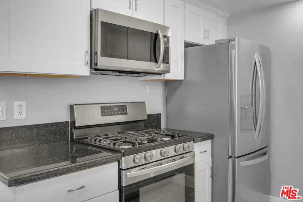 16144 W Sunset Boulevard ##2 Pacific Palisades, CA 90272