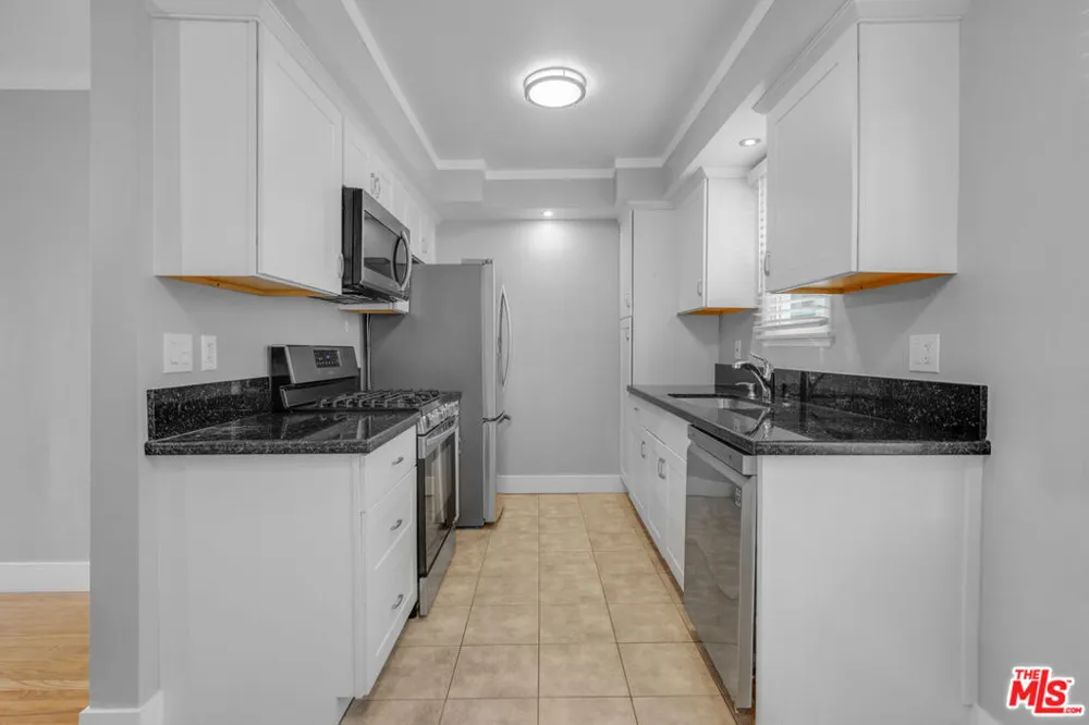 16144 W Sunset Boulevard ##2 Pacific Palisades, CA 90272