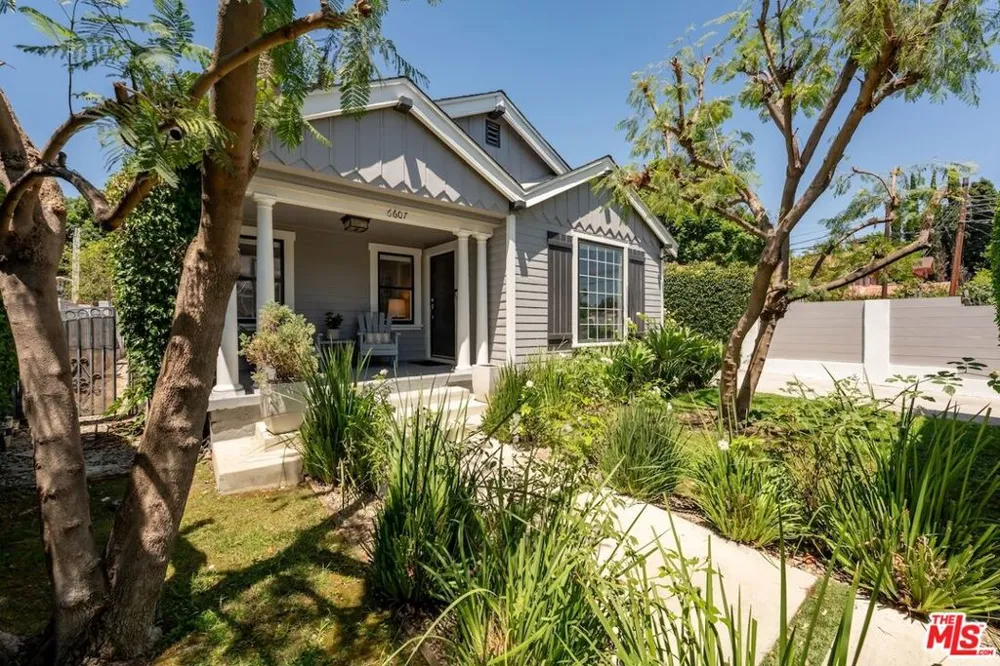 6607 De Longpre Avenue Los Angeles, CA 90028