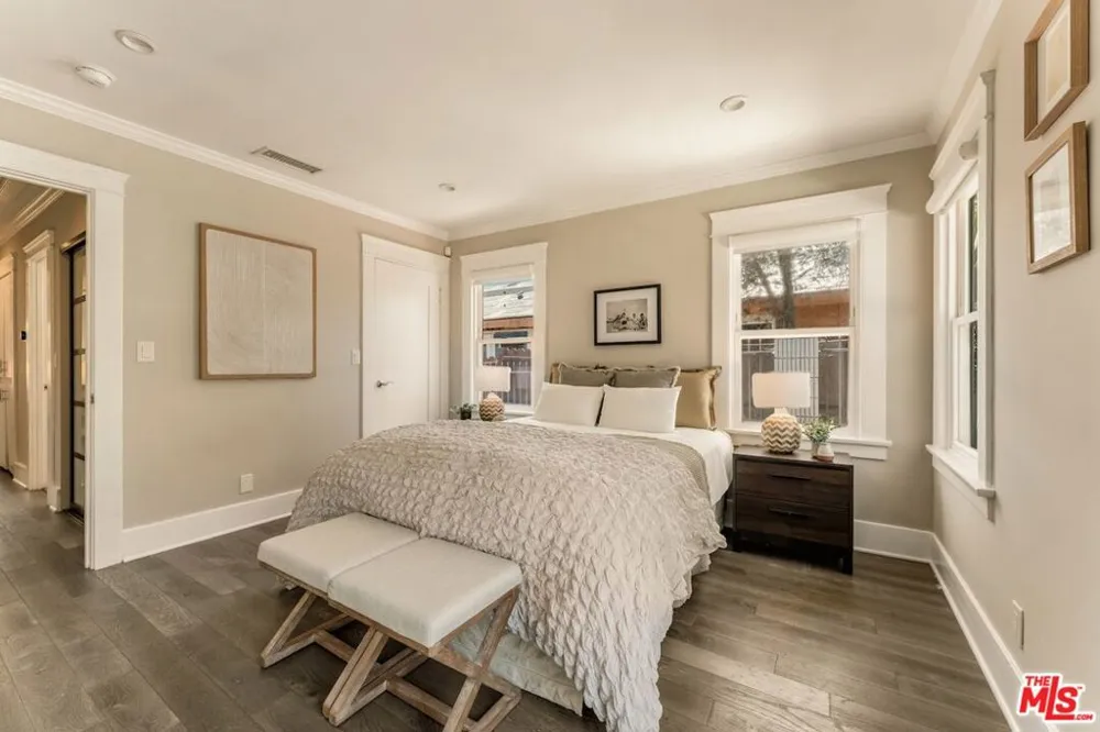 6607 De Longpre Avenue Los Angeles, CA 90028