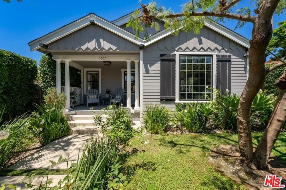 6607 De Longpre Avenue Los Angeles, CA 90028
