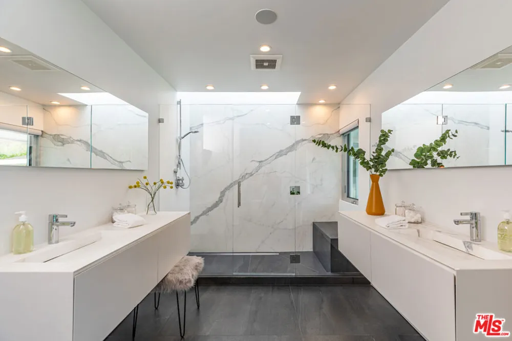 1667 Rising Glen Road Los Angeles, CA 90069