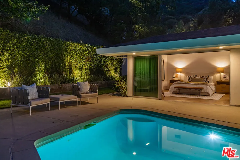 1667 Rising Glen Road Los Angeles, CA 90069
