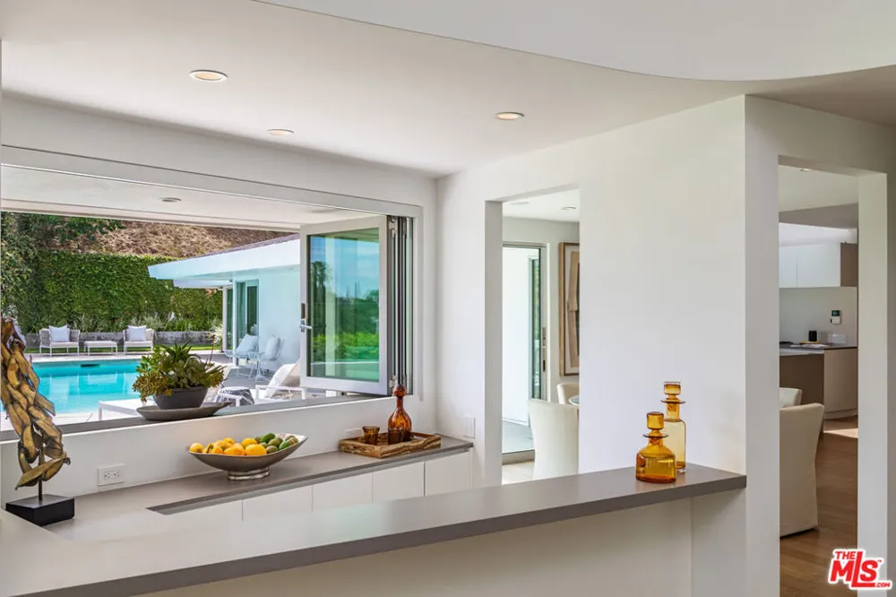 1667 Rising Glen Road Los Angeles, CA 90069