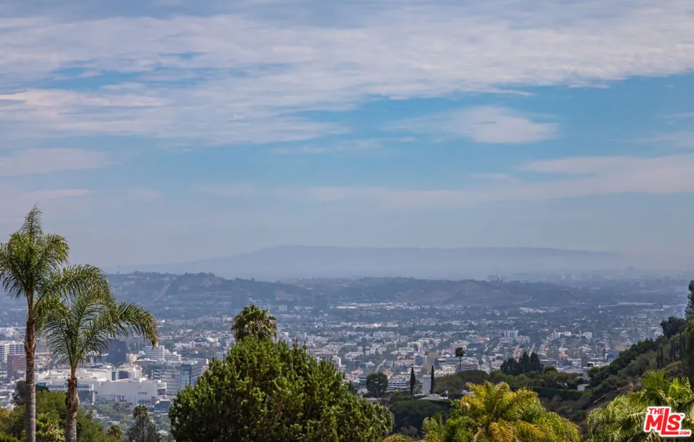 1667 Rising Glen Road Los Angeles, CA 90069
