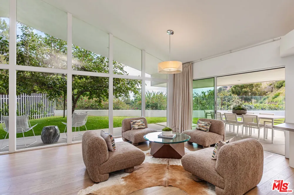 1667 Rising Glen Road Los Angeles, CA 90069