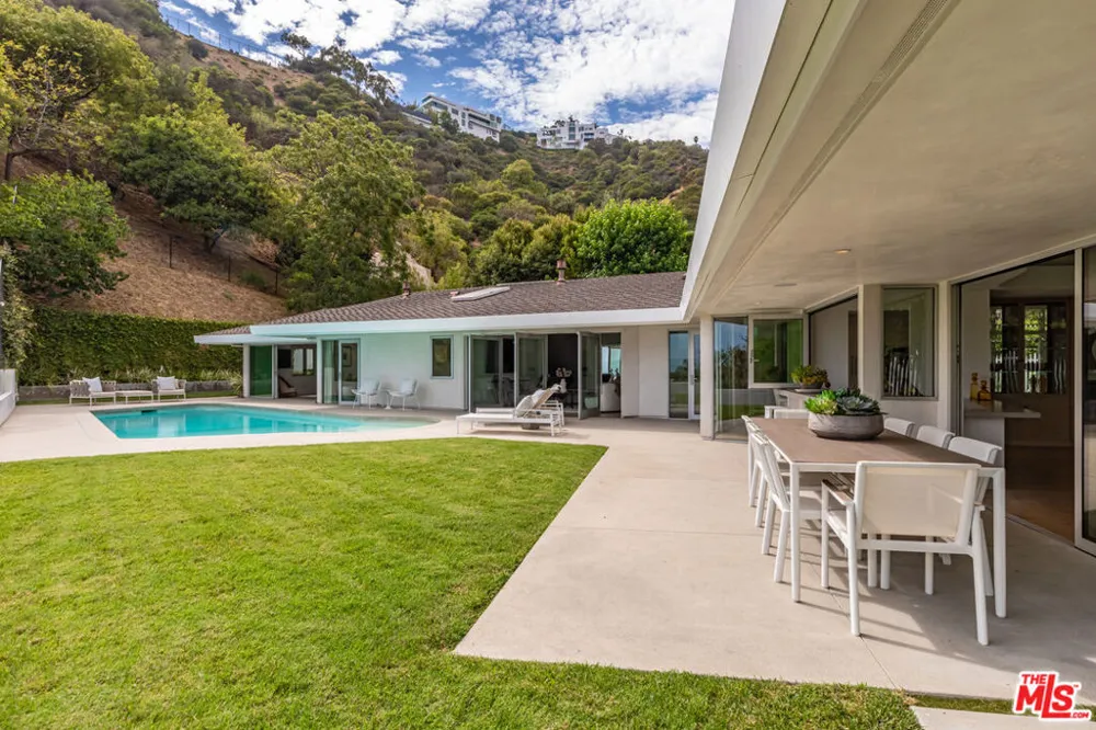 1667 Rising Glen Road Los Angeles, CA 90069