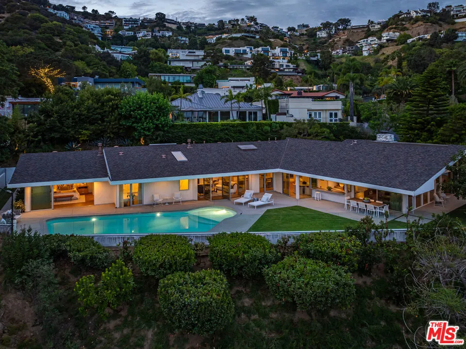 1667 Rising Glen Road Los Angeles, CA 90069