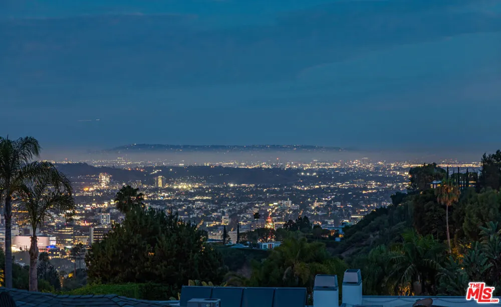 1667 Rising Glen Road Los Angeles, CA 90069