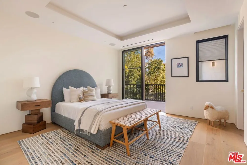 9951 Liebe Drive Beverly Hills, CA 90210