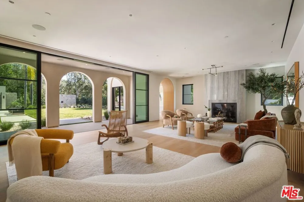 9951 Liebe Drive Beverly Hills, CA 90210