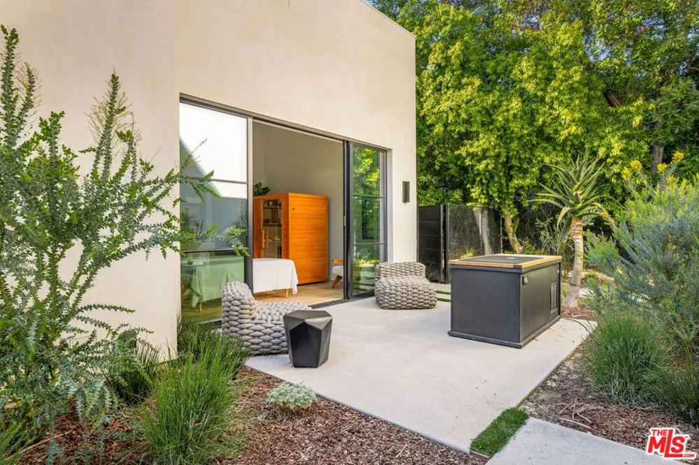 9951 Liebe Drive Beverly Hills, CA 90210