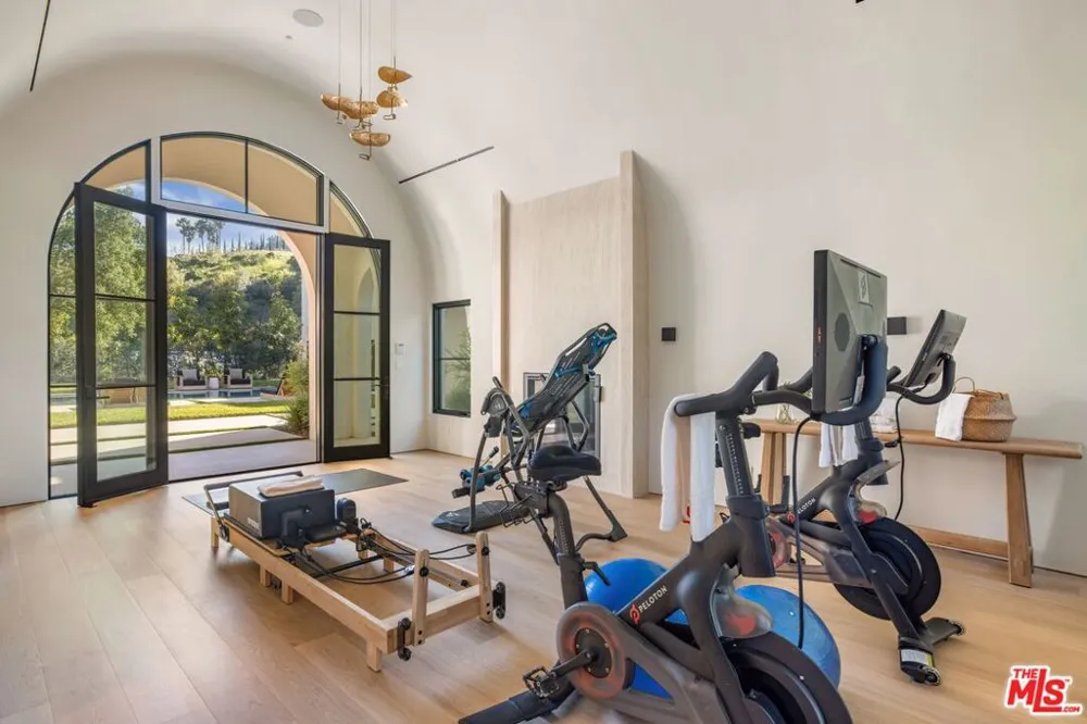 9951 Liebe Drive Beverly Hills, CA 90210