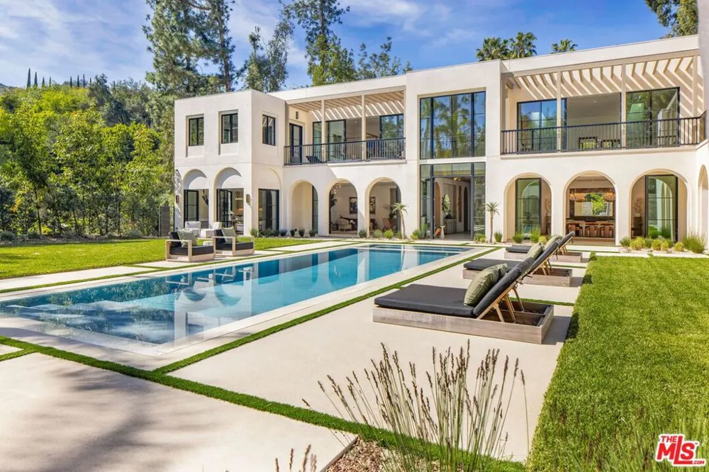 9951 Liebe Drive Beverly Hills, CA 90210