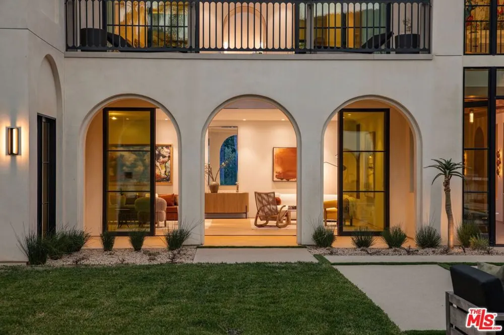 9951 Liebe Drive Beverly Hills, CA 90210