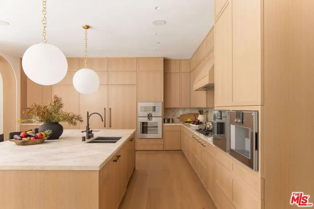 9951 Liebe Drive Beverly Hills, CA 90210