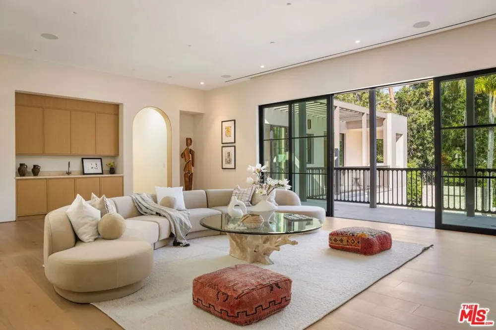 9951 Liebe Drive Beverly Hills, CA 90210