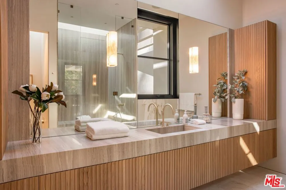 9951 Liebe Drive Beverly Hills, CA 90210