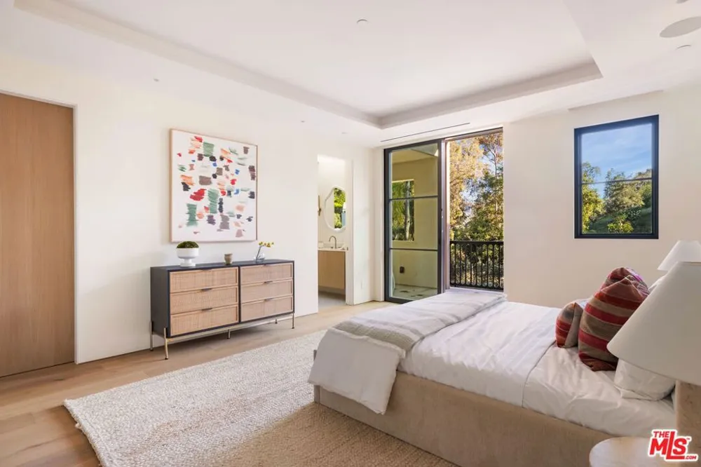 9951 Liebe Drive Beverly Hills, CA 90210