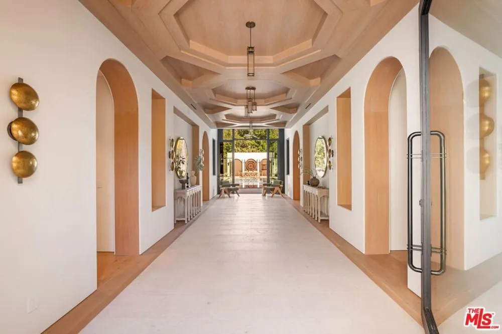 9951 Liebe Drive Beverly Hills, CA 90210