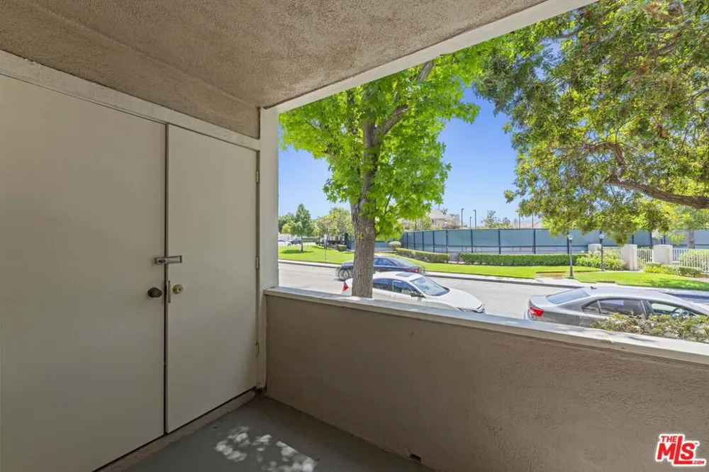 8712 Chessington Drive #261F Inglewood, CA 90305