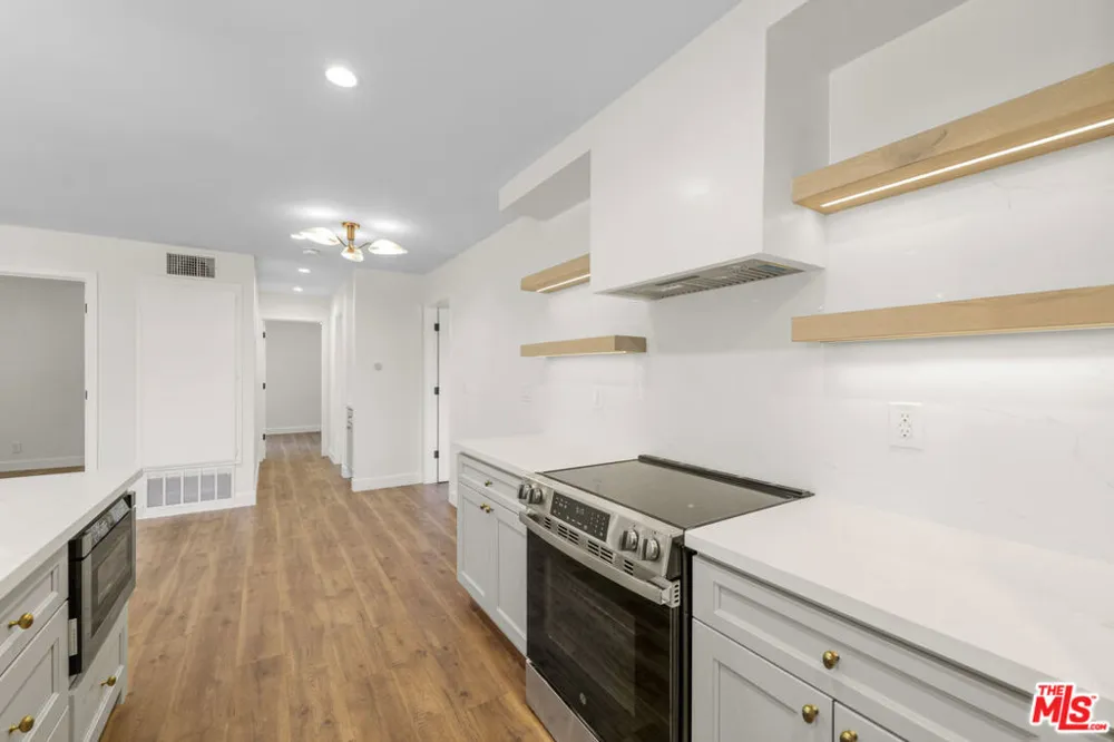 8712 Chessington Drive #261F Inglewood, CA 90305