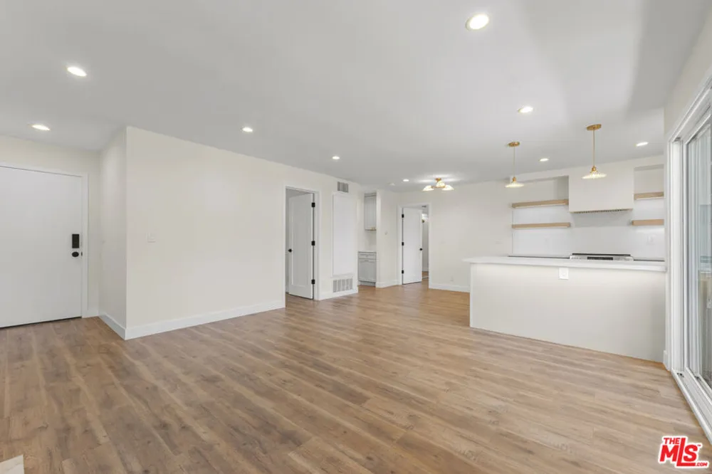 8712 Chessington Drive #261F Inglewood, CA 90305