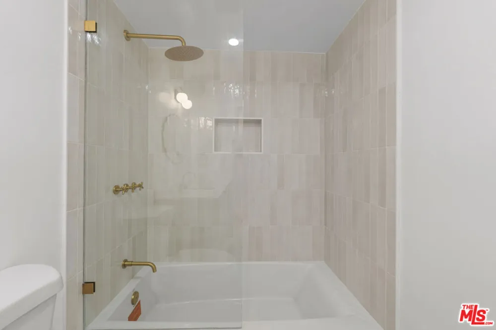 8712 Chessington Drive #261F Inglewood, CA 90305