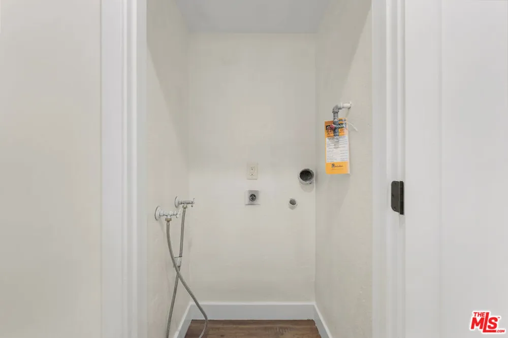 8712 Chessington Drive #261F Inglewood, CA 90305
